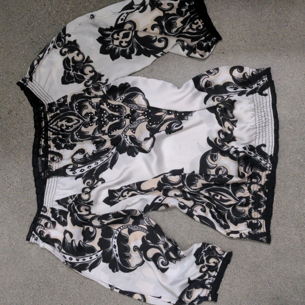 White House Black Market women's blouse Damask sequined cold shoulder EUC